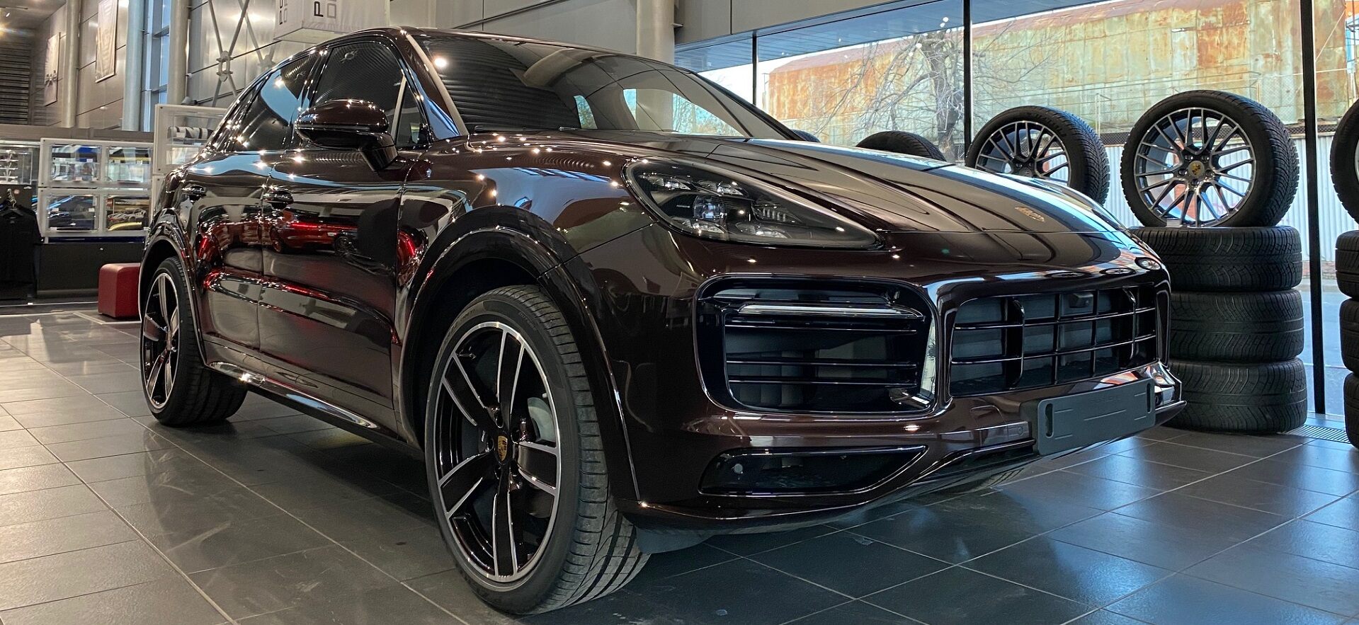 Porsche Cayenne Mahogany.